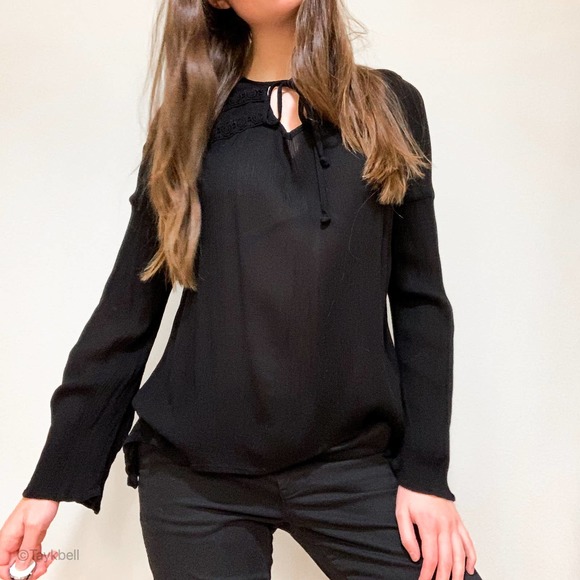 Xhilaration Boho Keyhole Bell Sleeve Blouse Black - Picture 1 of 11